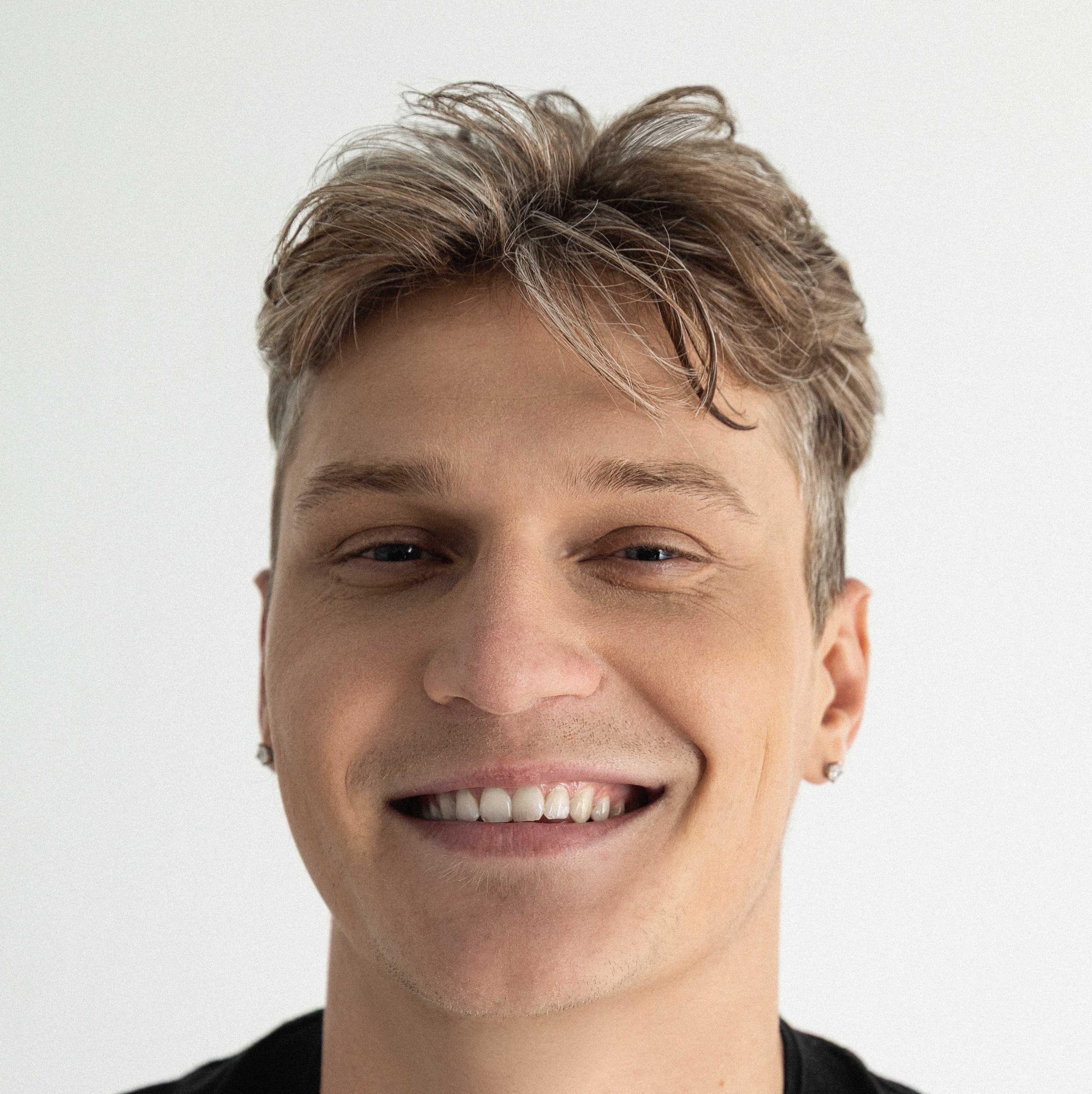 Daniel Antipov